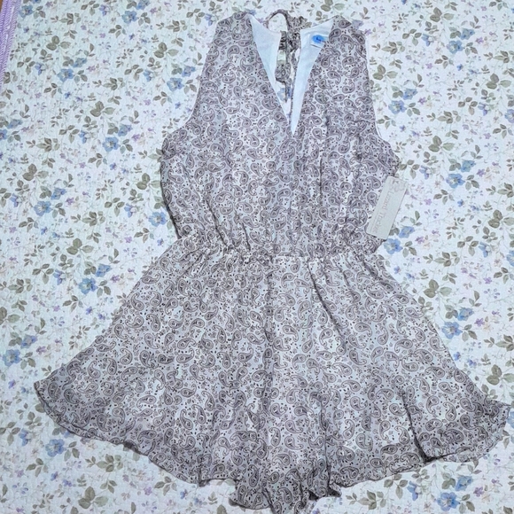 Lizard Thicket Black and White Romper - Picture 1 of 4